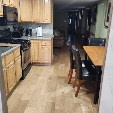 Two Bedroom Few Blocks From The Beach And Tropicana Casino Атлантик Сити Экстерьер фото